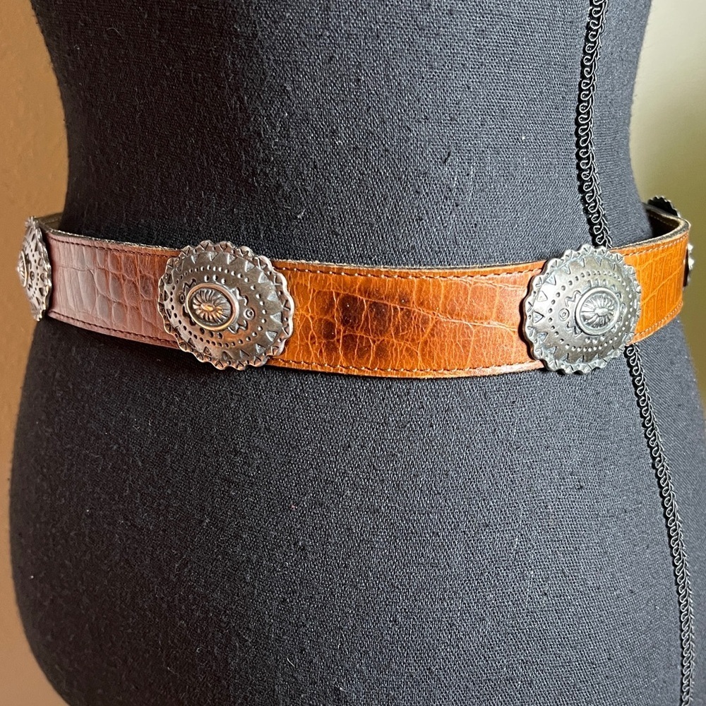 Women’s Western Silver Antique Tone Concho Reptile Embossed Brown Belt 30 - Picture 6 of 15